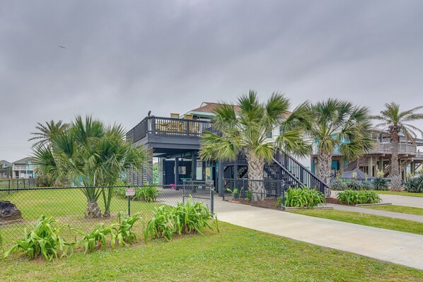 Interior - < Half-mi to Crystal Beach! Dog-friendly Getaway (Port Bolivar)