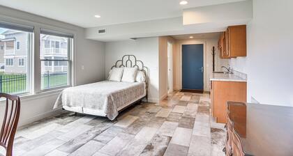 Narragansett Home w/ Scenic Views: Walk to Beach!