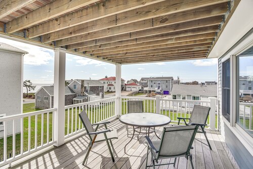 Narragansett Home w/ Scenic Views: Walk to Beach!
