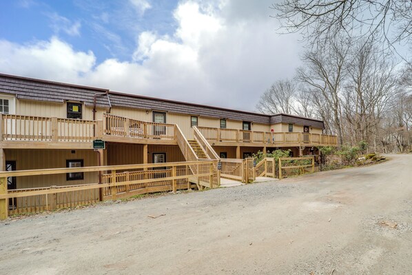 Interior - Beech Mtn Studio < 1 Mi to Skiing: Bring Your Pet! (Banner Elk)