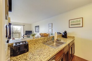 Apartment (0 Bedroom) | Interior - Beech Mtn Studio < 1 Mi to Skiing: Bring Your Pet! (Banner Elk)