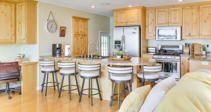 Villa on Lake Darling: Fire Pit, Kayaks + Dock!