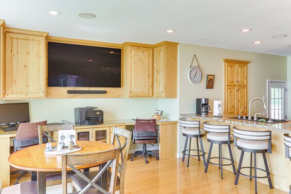 House (3 Bedrooms) | Interior