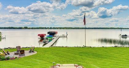 Villa on Lake Darling: Fire Pit, Kayaks + Dock!