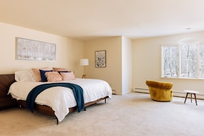 4 bedrooms, laptop workspace, iron/ironing board, free cots/infant beds - Mountain Dale Vacation Rental w/ Private Hot Tub! (Mountain Dale)