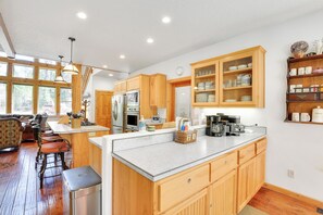 House (3 Bedrooms) | Interior