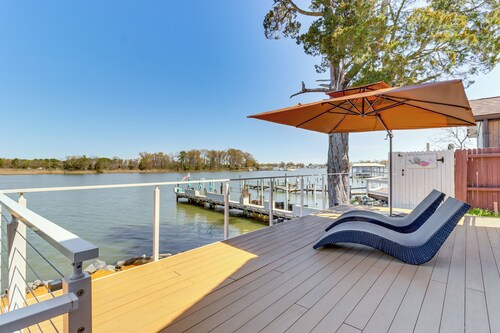 Waterfront Colonial Beach Studio w/ Boat Dock!