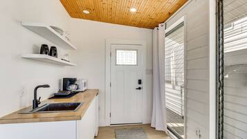 Apartment (0 Bedroom) | Interior