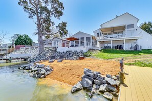 Apartment (0 Bedroom) | Interior - Waterfront Colonial Beach Studio w/ Boat Dock! (Colonial Beach)