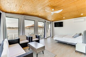 Apartment (0 Bedroom) | Interior