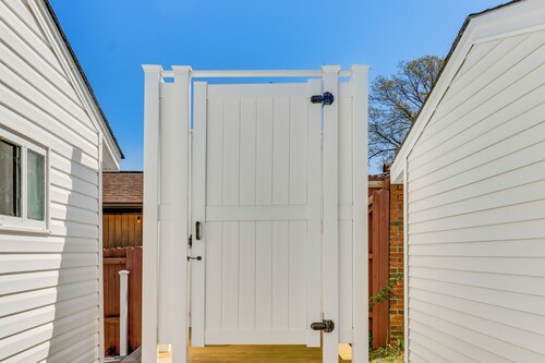 Waterfront Colonial Beach Studio w/ Boat Dock!