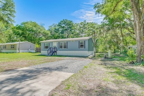 House (3 Bedrooms) | Interior - 7 Mi to Crystal River: Home w/ Yard & Fire Pit! (Citrus Springs)
