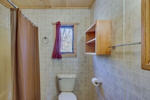 House (3 Bedrooms) | Bathroom
