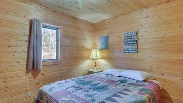 House (3 Bedrooms) | 3 bedrooms, free cots/infant beds, bed sheets