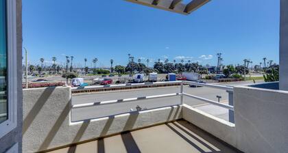 Sleek Oxnard Townhouse w/ Balconies: Walk to Beach