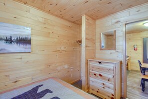 Interior - Dock & Resort Amenities: Park Rapids Cabin! (Park Rapids)