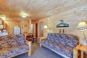 Interior - Dock & Resort Amenities: Park Rapids Cabin! (Park Rapids)