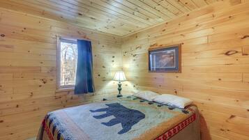 House (3 Bedrooms) | 3 bedrooms, free cribs/infant beds, bed sheets