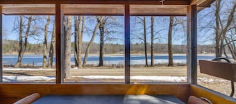 Serene Park Rapids Cabin: Fire Pit, Lake Access!