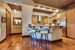 Apartment (2 Bedrooms) | Bahagian dalam