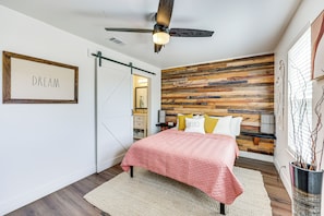 House (3 Bedrooms) | Interior - Riverfront Royal Home w/ Hot Tub & Fire Pits! (Royal)