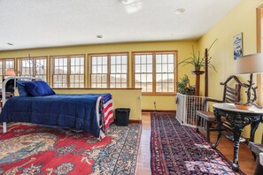 Apartment (0 Bedroom) | Interior