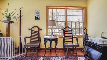 Apartment (0 Bedroom) | Interior