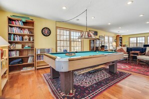 Apartment (0 Bedroom) | Interior