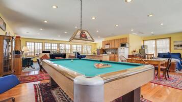 Apartment (0 Bedroom) | Interior