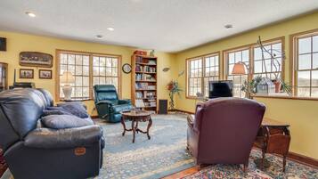 Apartment (0 Bedroom) | Interior