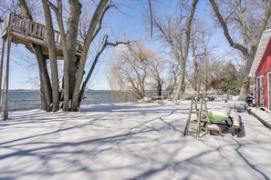 Apartment (0 Bedroom) | Interior - Waterfront Forest Lake Studio w/ Shared Dock! (Forest Lake)