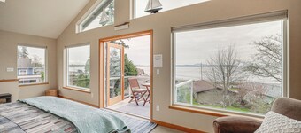 Beautiful Birch Bay Retreat w/ Deck & Fire Pit!