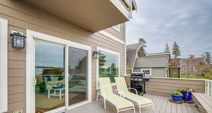 Beautiful Birch Bay Retreat w/ Deck & Fire Pit!