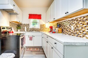 House (2 Bedrooms) | Interior