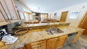 Interior - On River Trail! Walk to Dining, Shops, Events. End Unit, Deck. 2 Hot Tubs (Keystone)