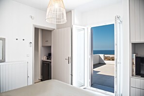 3 slaapkamers, een strijkplank/strijkijzer, gratis wifi, beddengoed