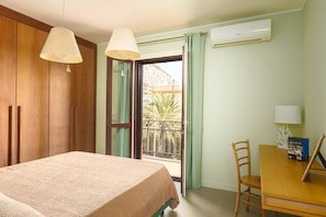 Bügeleisen/Bügelbrett, kostenloses WLAN, Bettwäsche