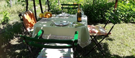 Outdoor dining