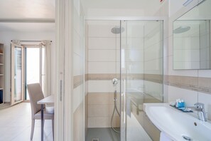 Hypo-allergenic bedding, in-room safe, individually decorated - Villa La Pagaia (Vico Equense)