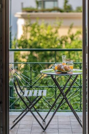 Outdoor dining - Villa La Pagaia (Vico Equense)