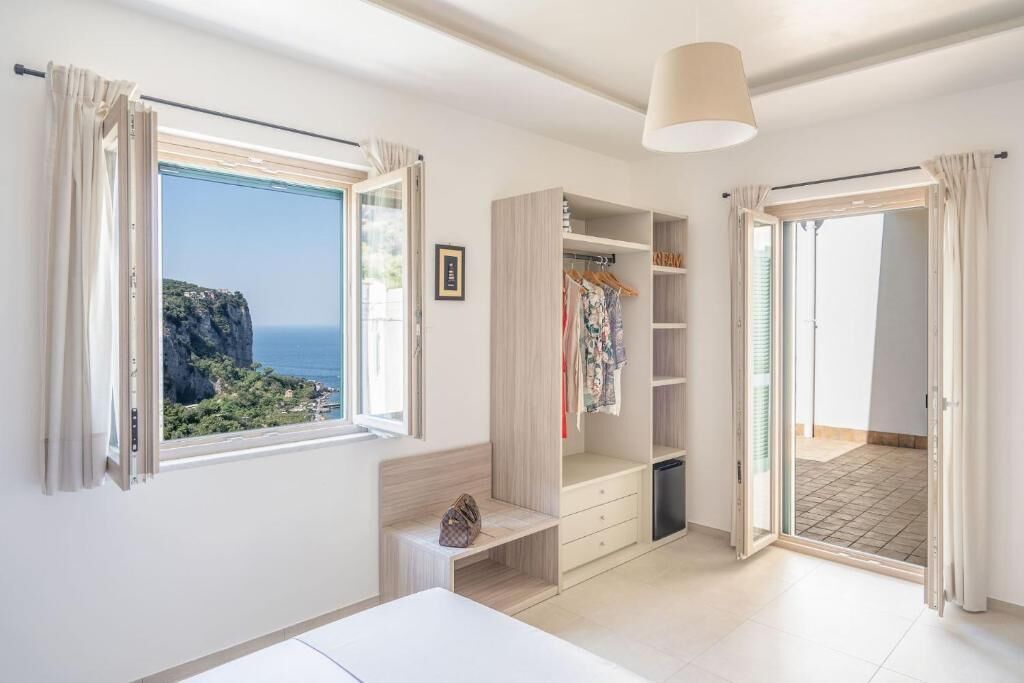 Hypo-allergenic bedding, in-room safe, individually decorated