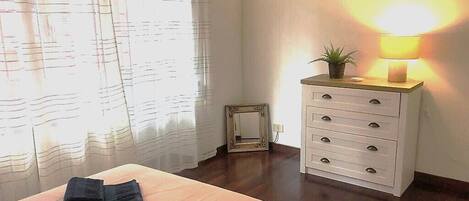 2 Schlafzimmer, Bügeleisen/Bügelbrett, WLAN, Bettwäsche