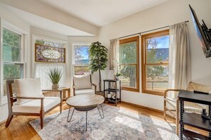 TV, offices - Garden of the Gods Base Camp  Dog-Friendly (Colorado Springs)