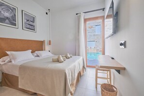高级双人房, 独立浴室, 泳池景观 (Con salida a piscina) | 客房服务设施