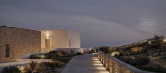 Horizon Suites Milos