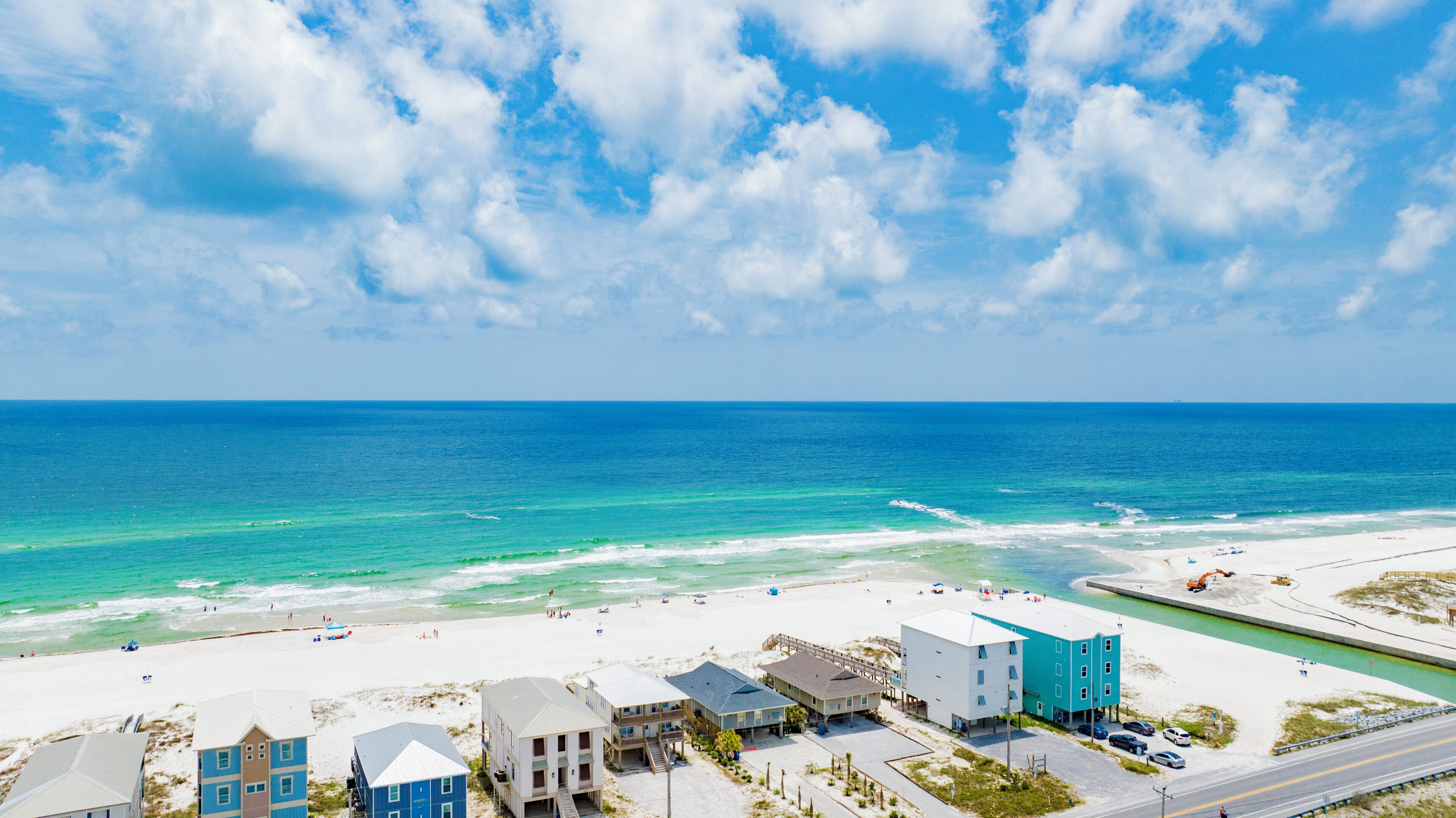 Beachfront pet-friendly home in the heart of Gulf Shores