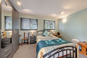 1 quarto, Wi-Fi de cortesia, roupa de cama