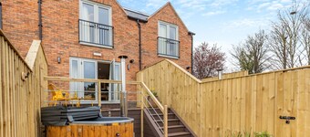 The Apple Tree - Pershore