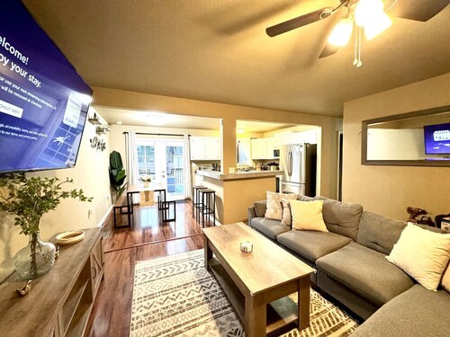 Rare Find! Cozy Springs Getaway - Close To Base!