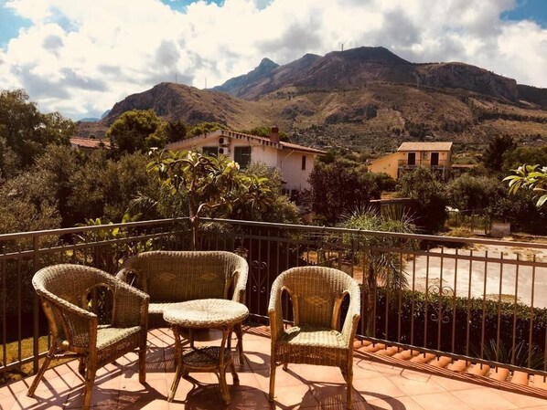 Terrace/patio - Villetta con Piscinaideale per Vacanze in Famiglia o con gli Amici! (Torre Colonna-Sperone)
